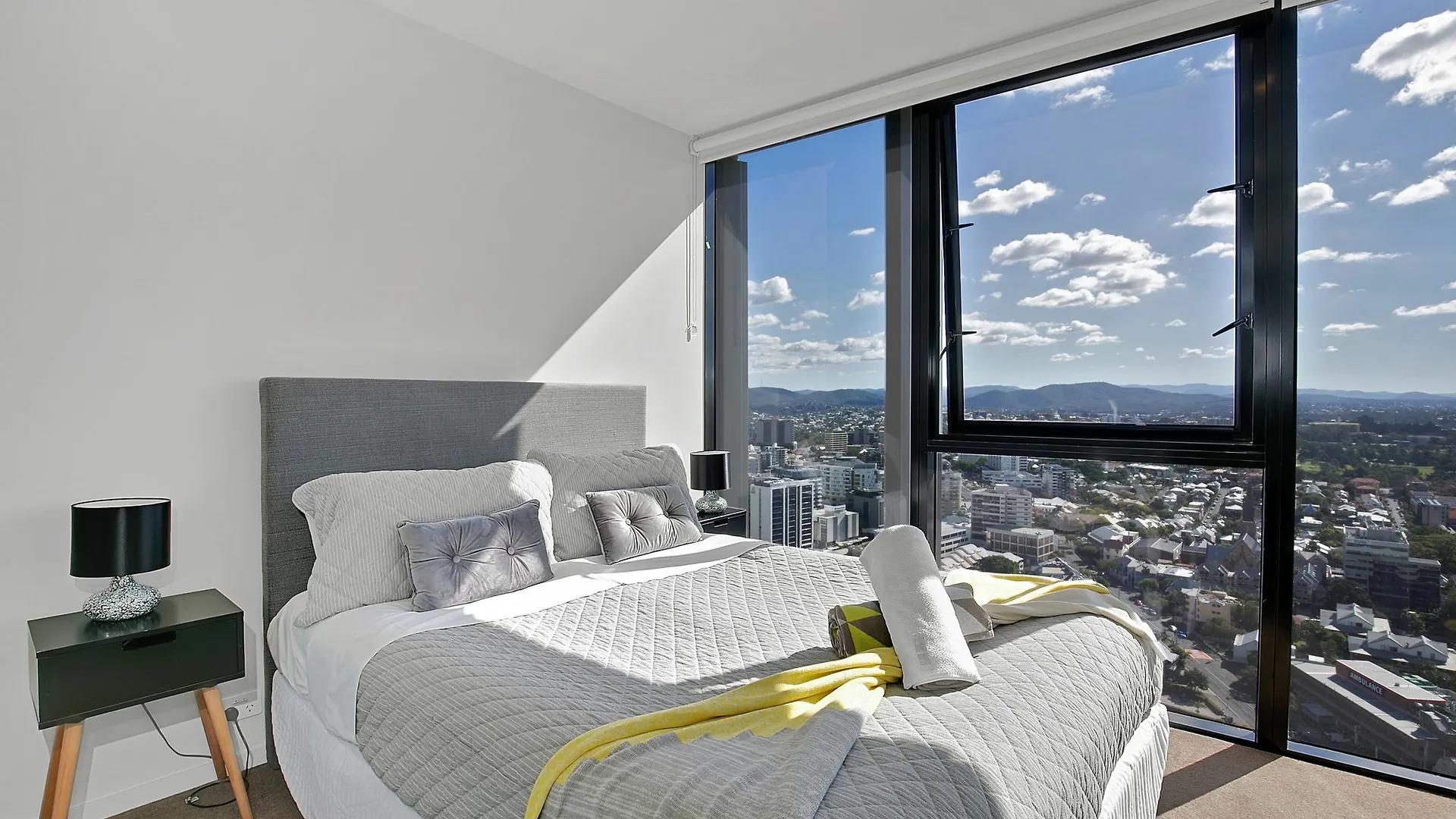 Apartment High Life Central Brisbane Australia